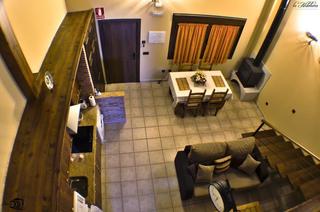 Apartamentos Rurales El Calama Zarza De Granadilla Kültér fotó